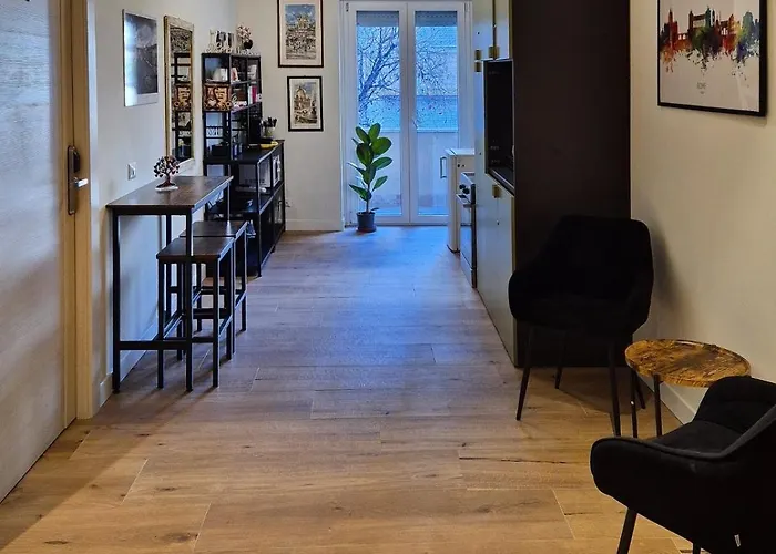 Gasthuis Vatican Dolce Remy - Metro Cipro 4*